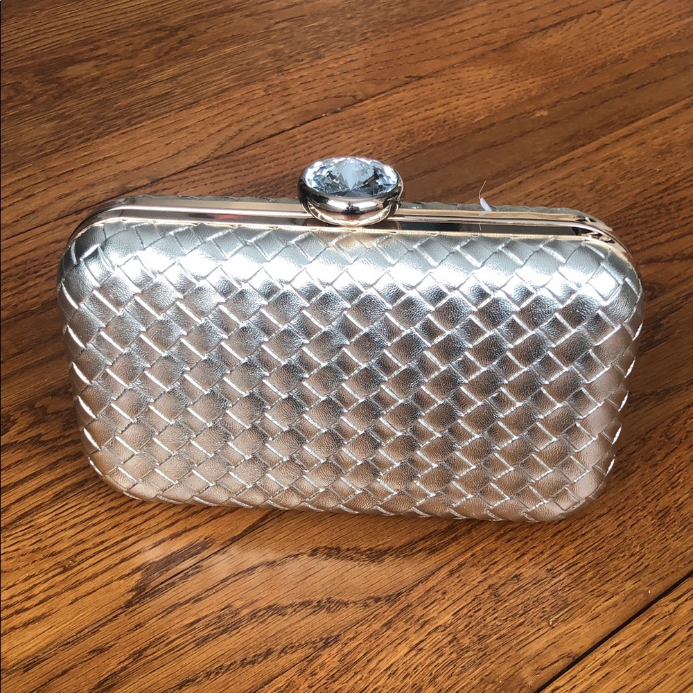 Elegant Gold Woven Clutch Crossbody